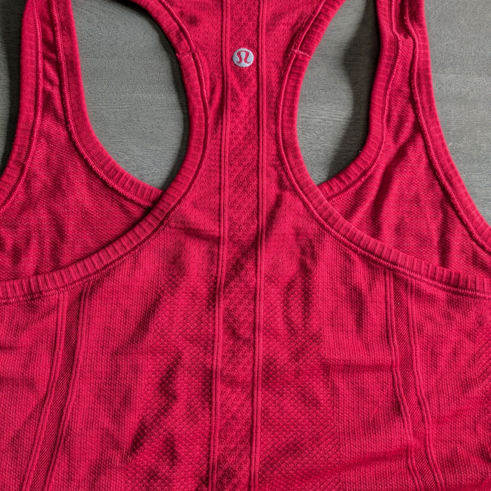 Lululemon Swiftly